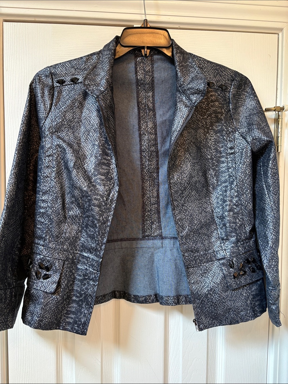 Size 8 Womens Snake-Print Open Blazer Jacket - Metallic Gray